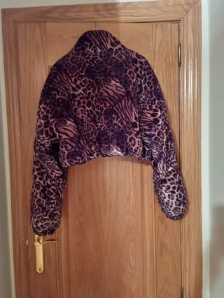 Cazadora corta estampado animal