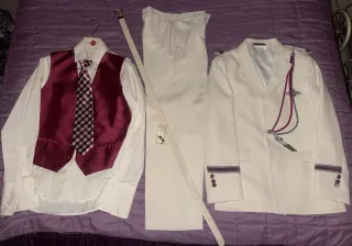 Traje de comunión niño completo.