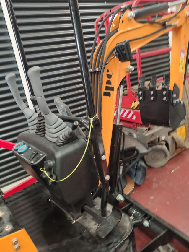 Miniexcavadora 1 TN Nueva