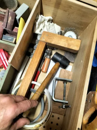Maletín de herramientas de carpintero completo. 