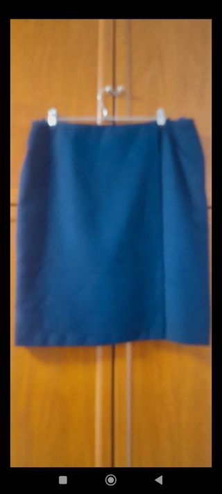 Traje de Chaqueta Beige Talla 42 con Detalles Azul