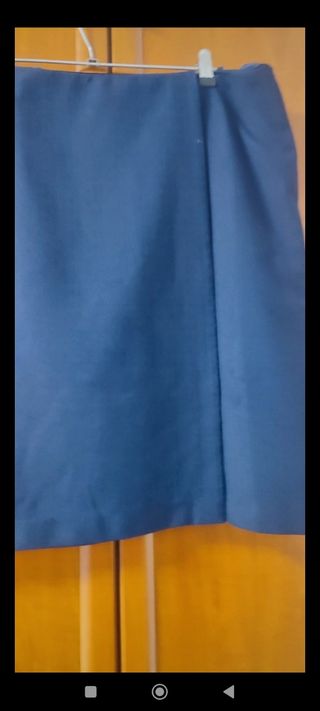 Traje de Chaqueta Beige Talla 42 con Detalles Azul
