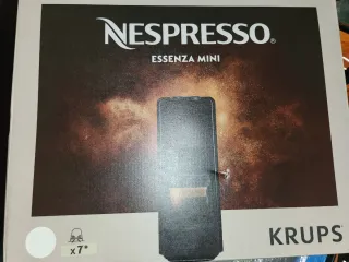Cafetera Nespresso Krups Essenza Mini