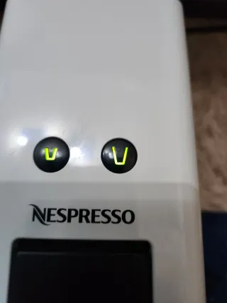 Cafetera Nespresso Krups Essenza Mini