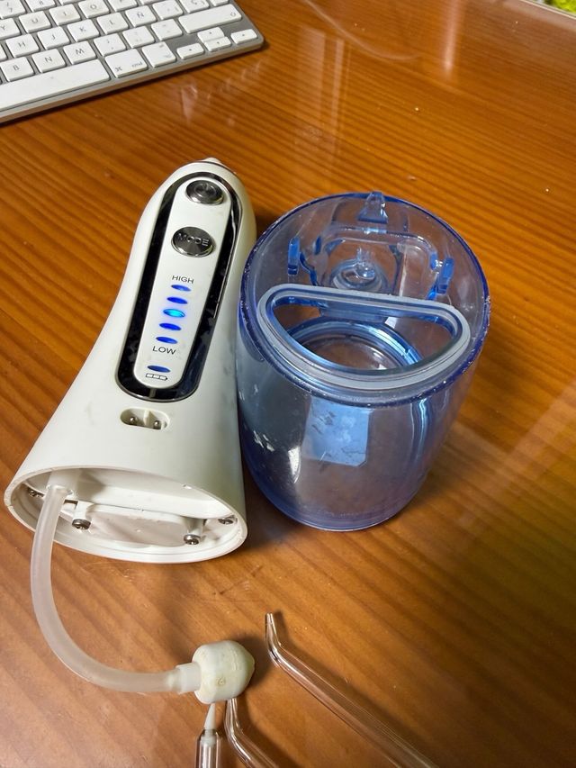 Irrigador Dental Portátil Watering Toothbrush