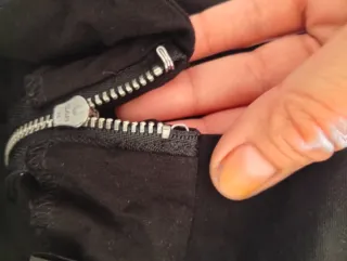 2 de negro.Falda tubo negra 50cm largo. Y vestido 