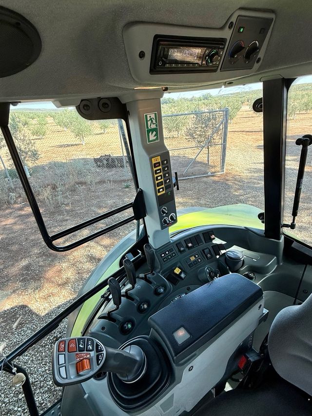 Tractor Claas Arion 460 140cv