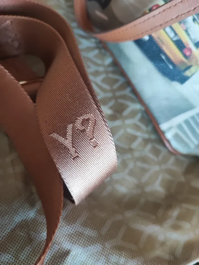 Borsa Ynot secchiello con tracolla New York 
