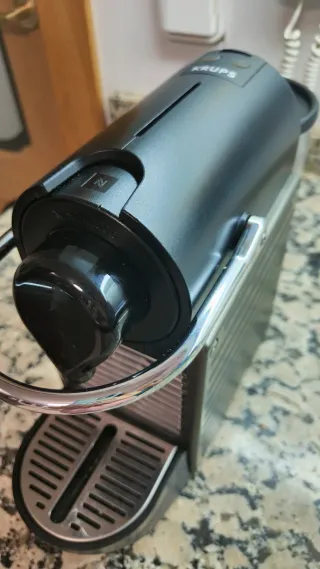 Cafetera Krups Nespresso Negra