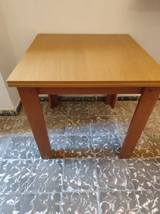 Mesa de comedor de madera extensible 