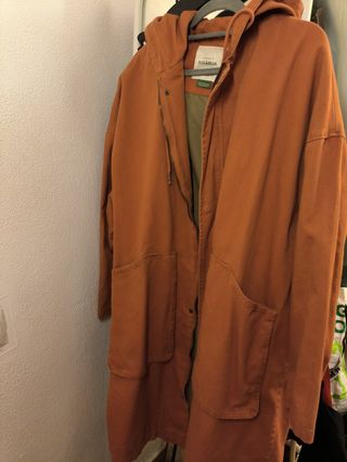 Trench largo Pull&Bear naranja