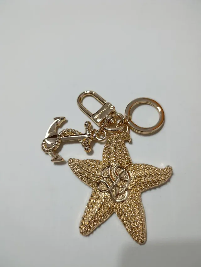 Llavero louis vuitton estrella