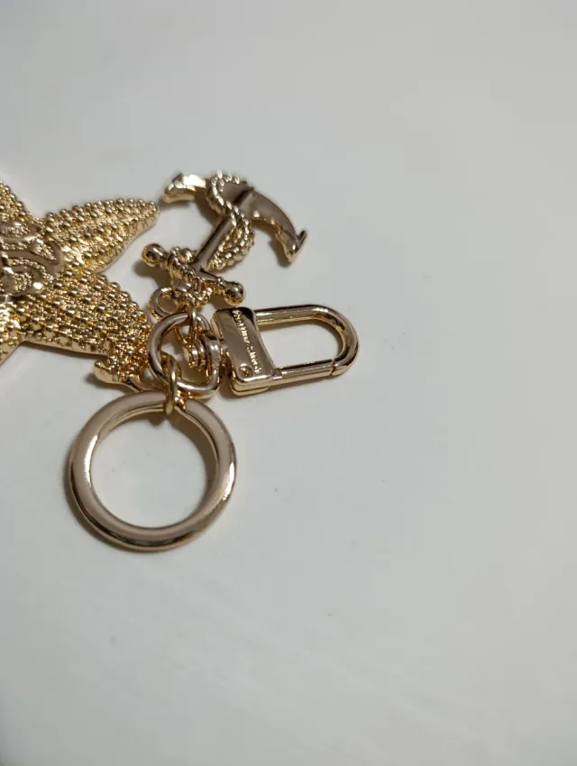 Llavero louis vuitton estrella