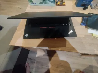 Portátil Lenovo T490