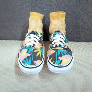 Zapatillas  con cordones Vans floreadas talle 36 