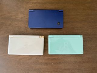 Nintendo DS Azul, Verde y Blanca