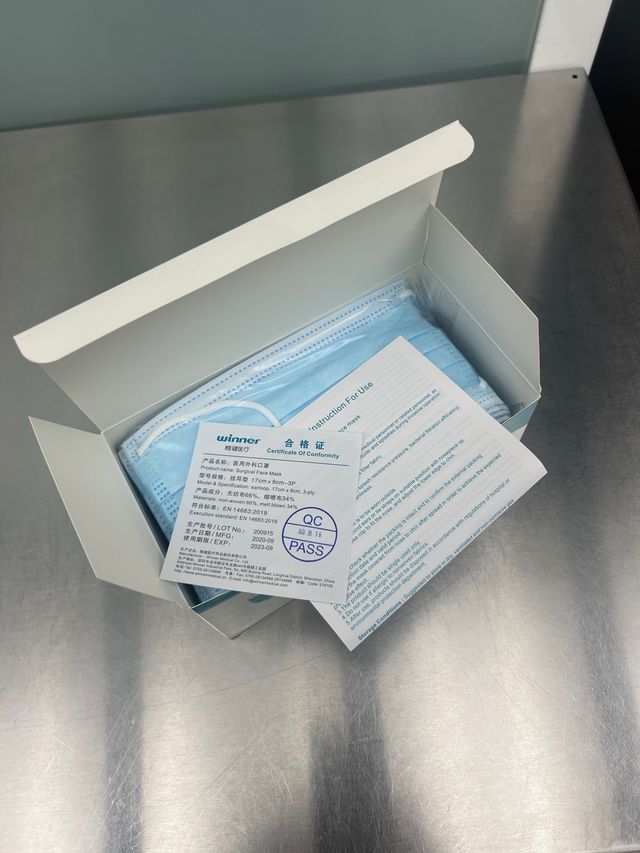 Caja 50 mascarillas quirúrgicas sin abrir