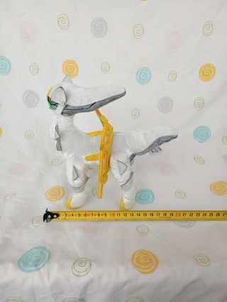 Pelúcia Pokémon Arceus