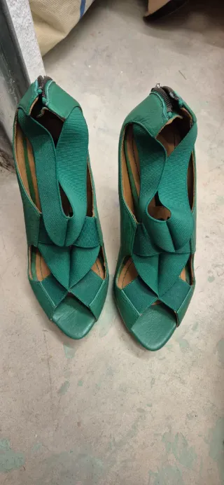 Zapatos de tacón verdes para mujer