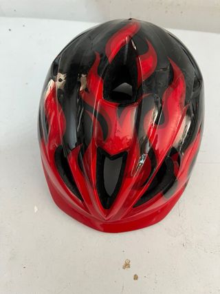 Casco bicicleta infantil negro y rojo