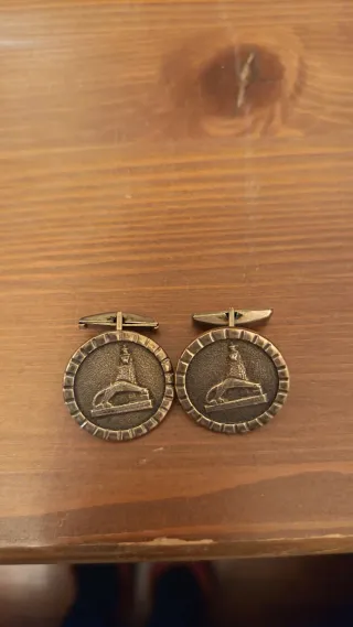Gemelos de vestir con diseño circular en plata 