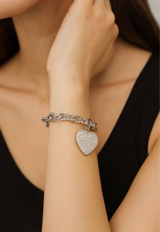 Bracciale con ciondolo a cuore glitterato