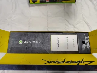 Xbox One X Cyberpunk 2077 Edizione limitata