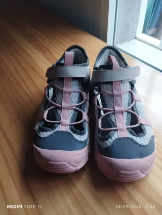 Zapatos niña grises y rosas