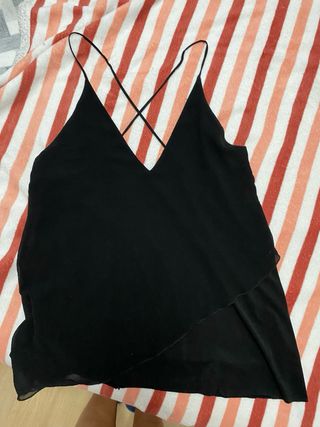 Blusa negra tirantes cruzados