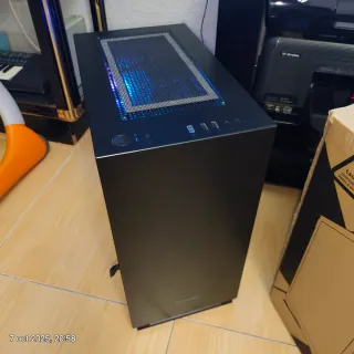 PC Gaming ASUS con RGB