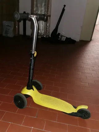 Monopattino 3 ruote giallo
