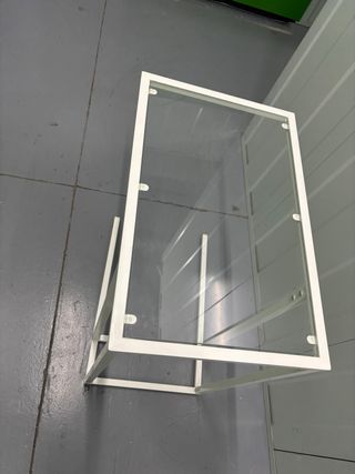 Mesilla de cristal y metal blanca