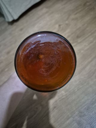 Botella decorativa de vidrio ámbar