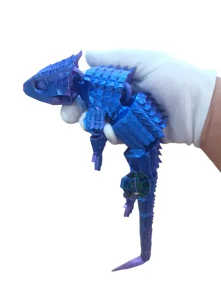 Lagartija dragón articulado azul