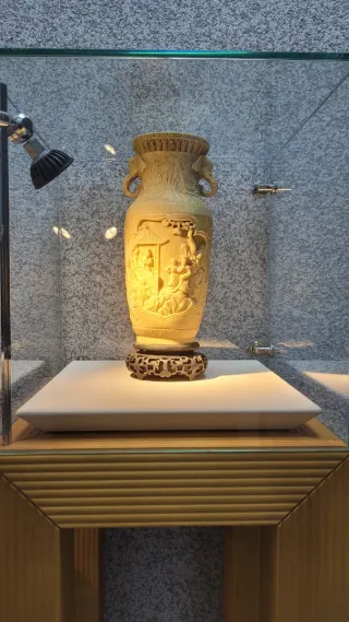 Jarrón Chino Tallado 