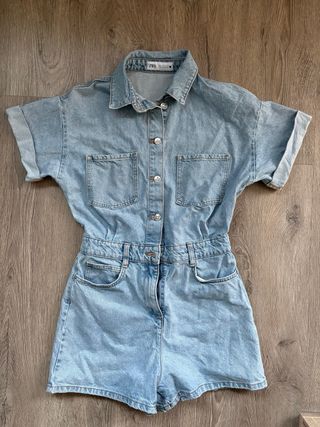 Mono corto vaquero Zara
nuevo*