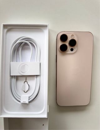 iPhone 16 Pro Max 256GB Dourado