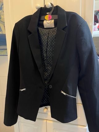Americana negra ajustada Talla S