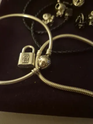 Conjunto pulseras Pandora con charms