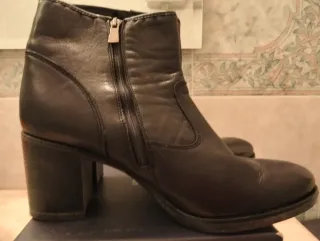 Stivaletto Igi&Co in pelle nero
