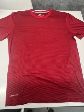 Lote 3 Camisetas Deportivas Nike y Reebok
