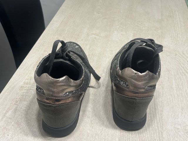 zapatillas deportivas con cuña  XTI talla 41