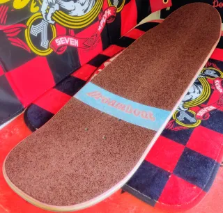 Tabla Skate LOVE seat GIRLD 9x32