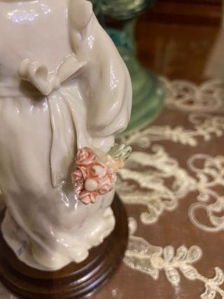 Bambina con oca in ceramica Merli