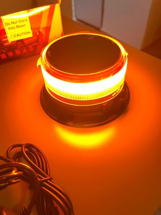 Luz LED Estroboscópica Rotativa Recargable