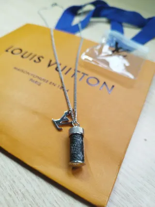 Collar Louis Vuitton Plata y Negro