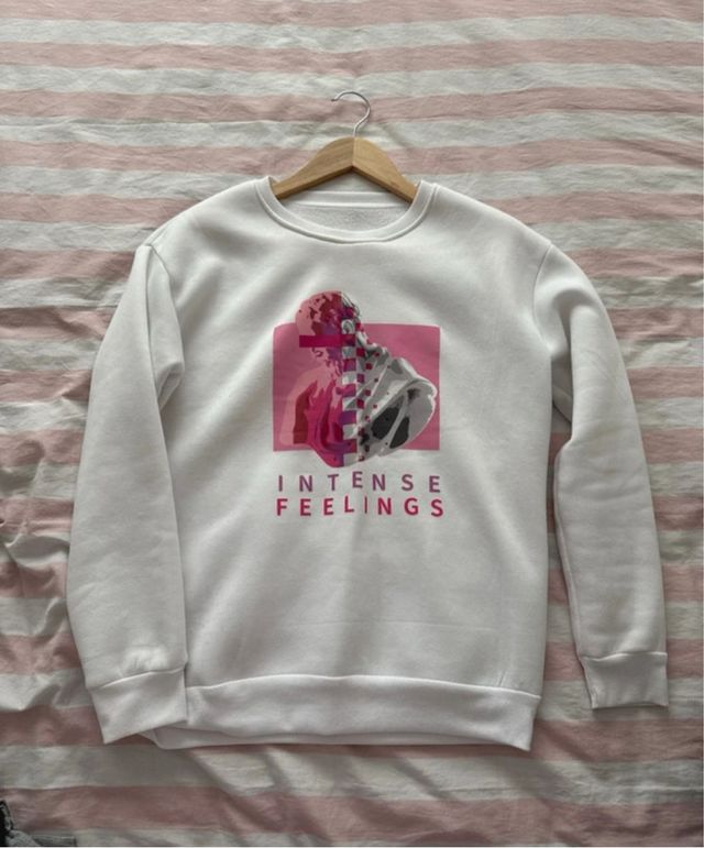 Sudadera blanca con estampado