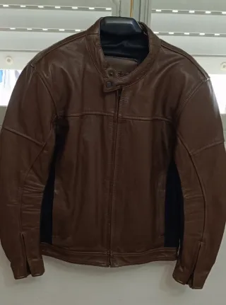 Chaqueta de cuero marrón para moto.ralla s