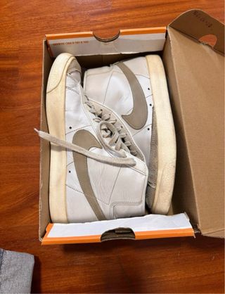 Nike Blazer Beige/Blanco Talla 40
