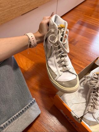 Nike Blazer Beige/Blanco Talla 40
